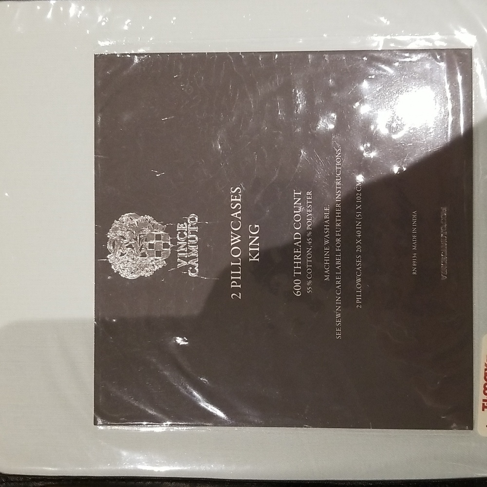 NWT Vince Camuto 600 count pair of King size pillowcases soft blue